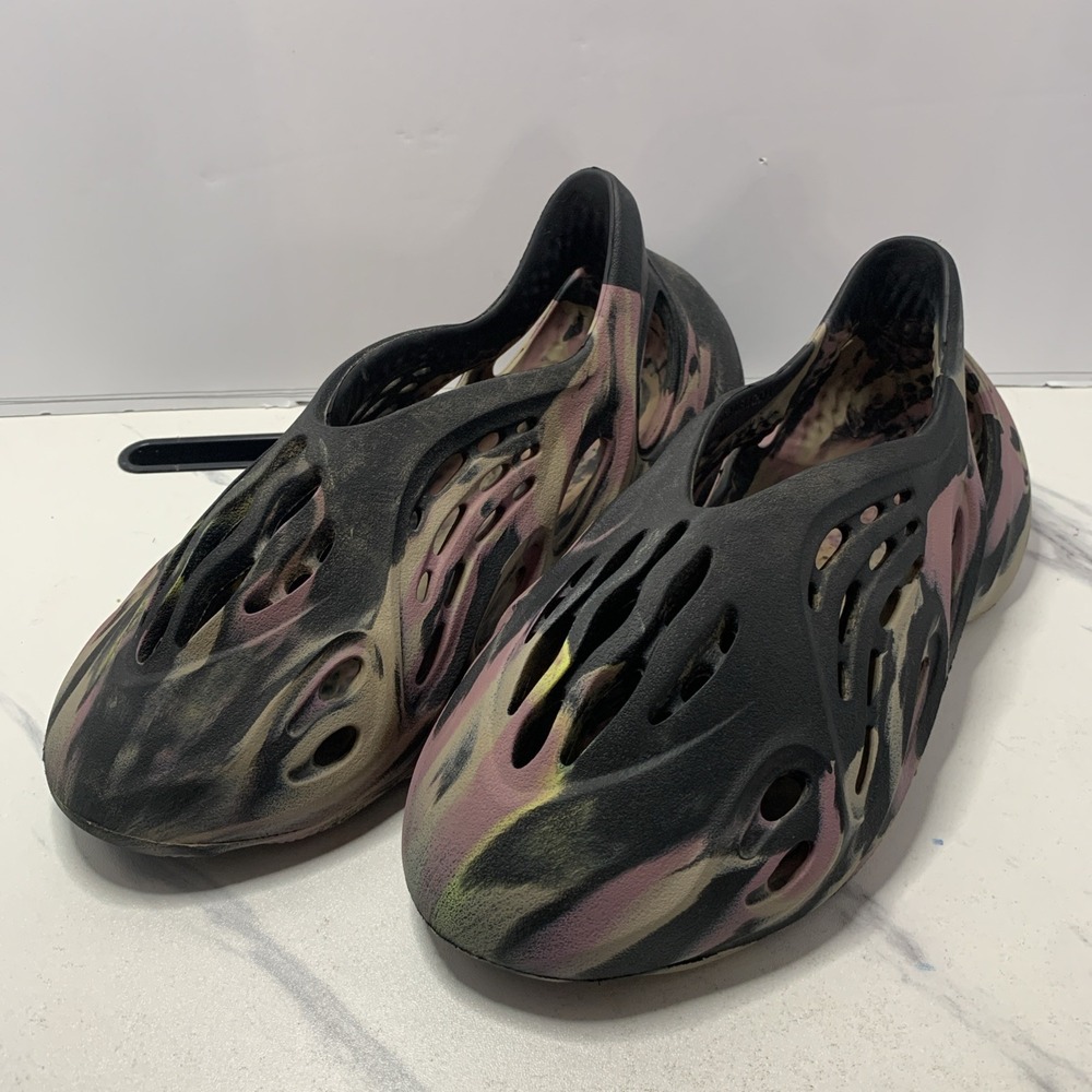 adidas Yeezy Foam Runner Men's US 9 Multicolor Camo Slip-On Rubber Sandal